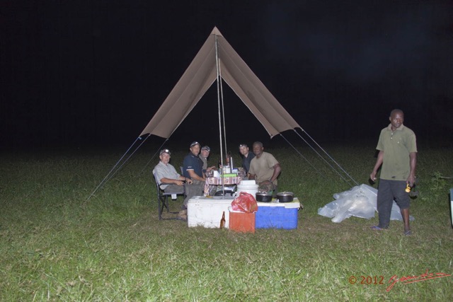 083 LOANGO Inyoungou le Campement le Repas du Soir 12E5K2IMG_79093wtmk.jpg